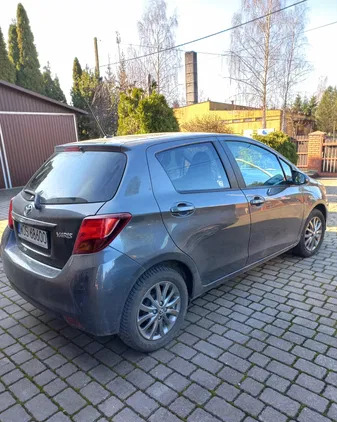 toyota yaris Toyota Yaris cena 44500 przebieg: 97500, rok produkcji 2016 z Ćmielów